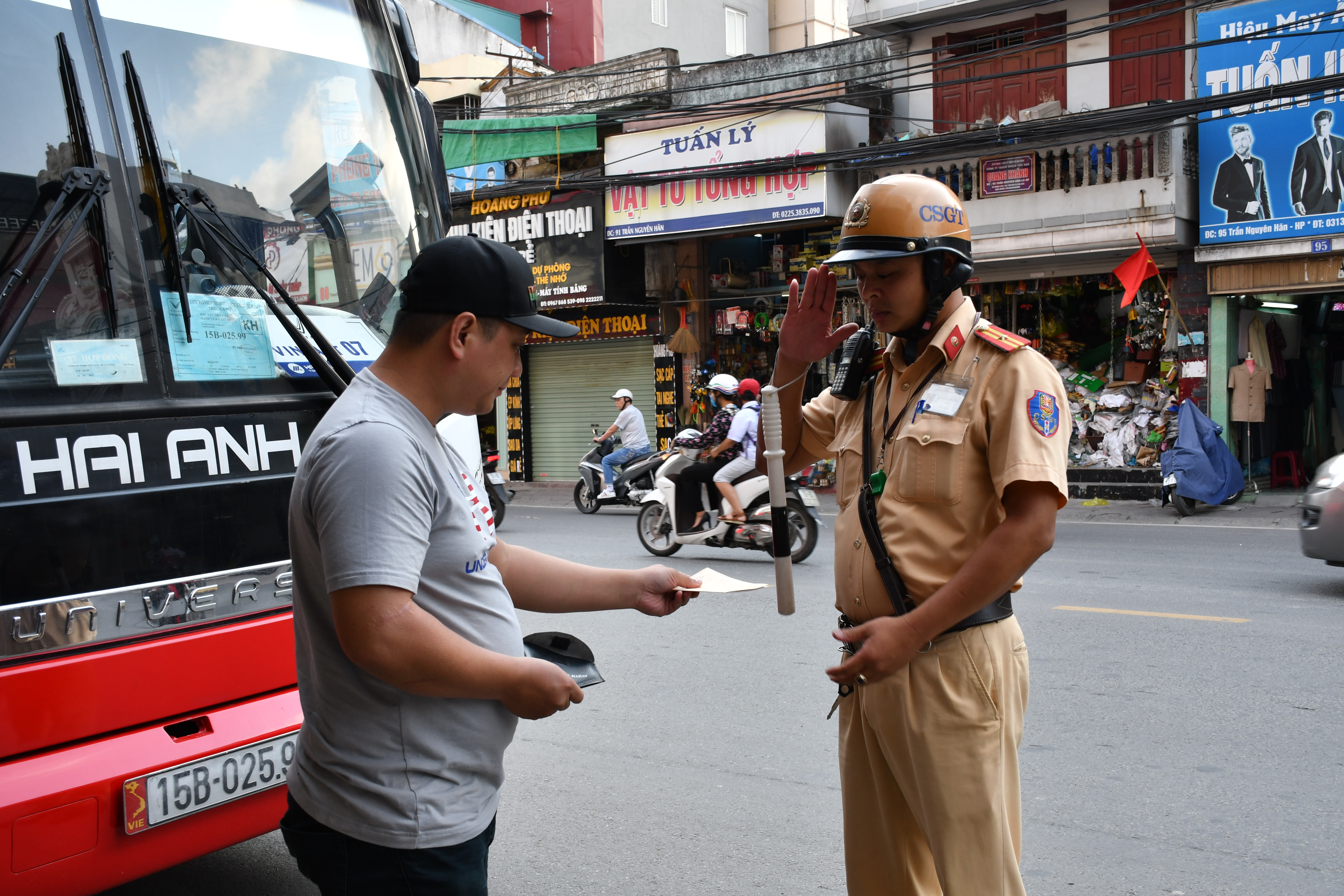 Tài xế sẽ phải học lại, thi lại nếu bị trừ hết điểm trên giấy phép lái xe